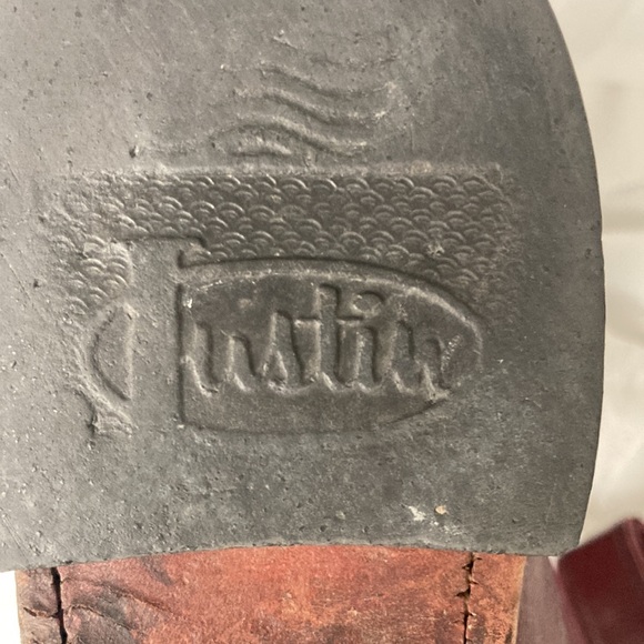 Burgundy Vintage Justin Cowboy Boots - Picture 8 of 13